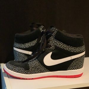 Nike SB Dunk Skyhigh Polkadot Platform Sneaker